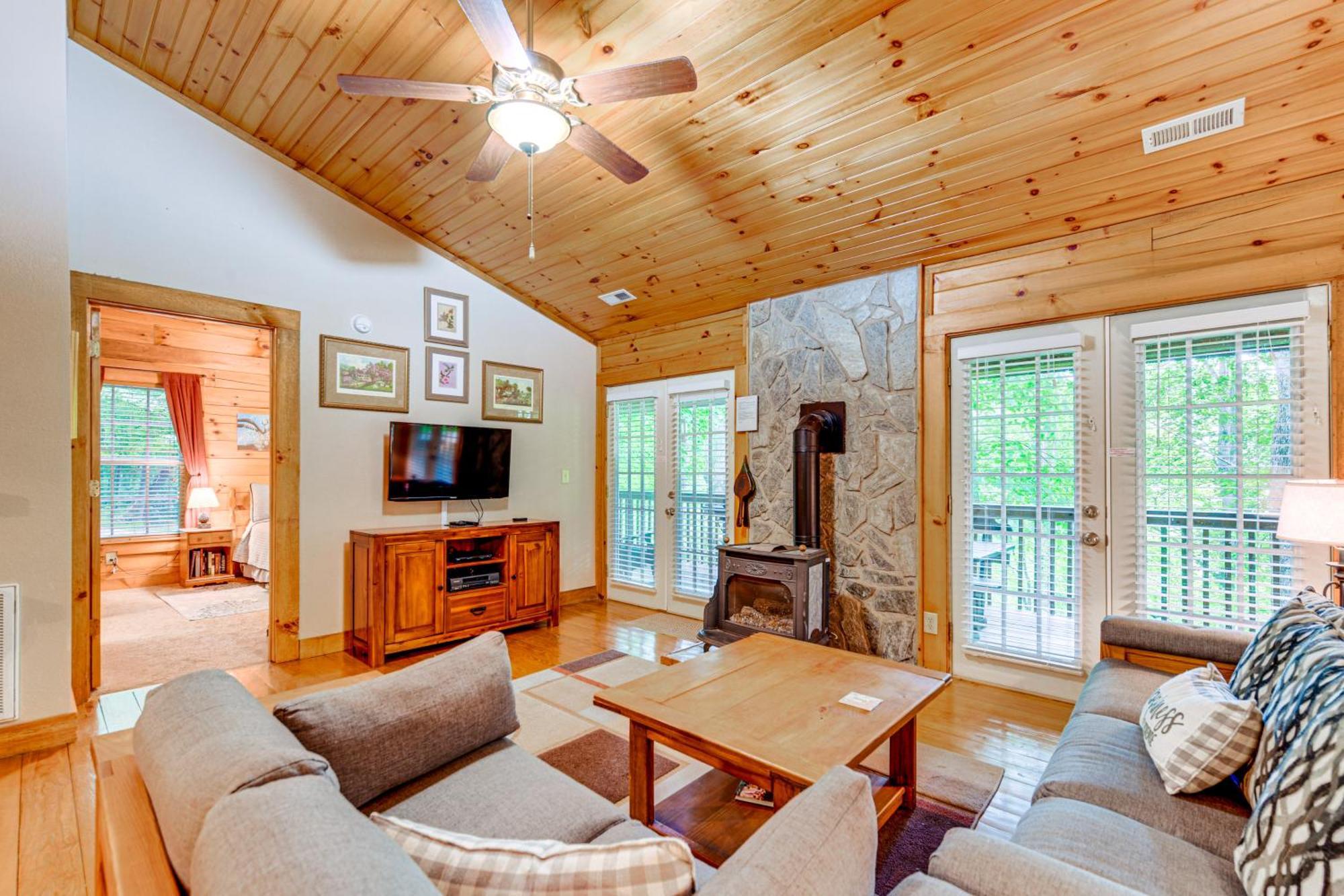 Serene Maggie Valley Retreat With Deck And Hot Tub! Exteriér fotografie